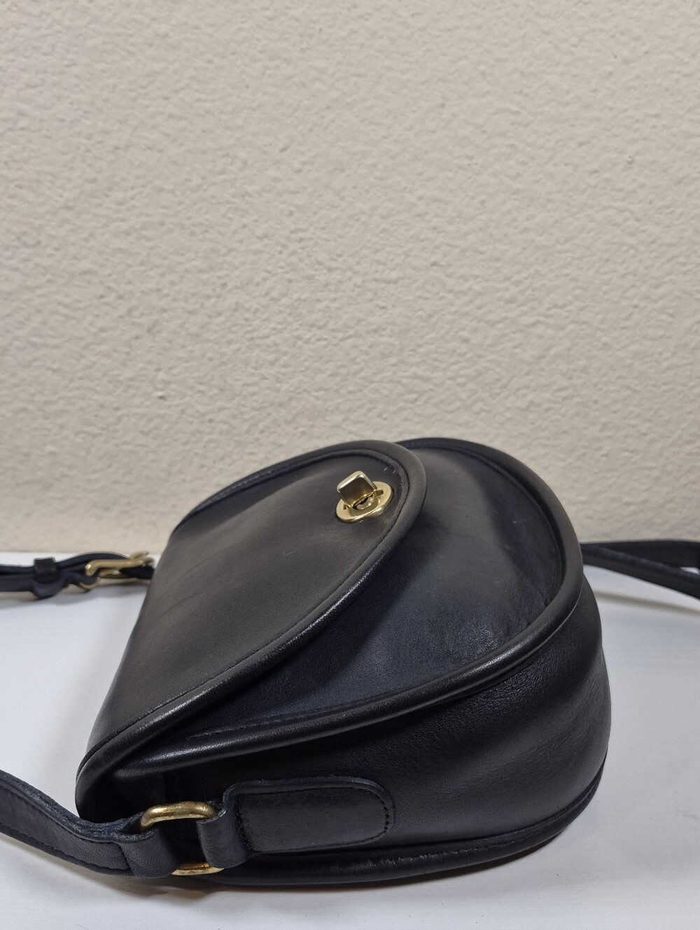 Vintage Coach Navy Watson Bag #9981 - Picture 6 of 15